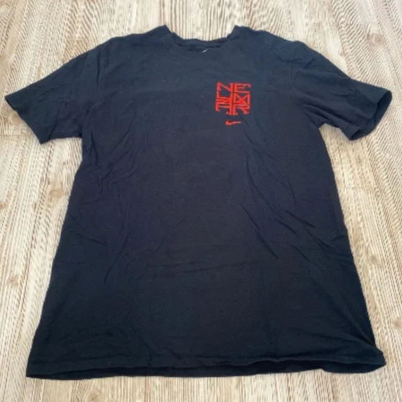 Men's nike bundle tshirt bundle, size small and medium graphic t-shirts - Picture 8 of 8